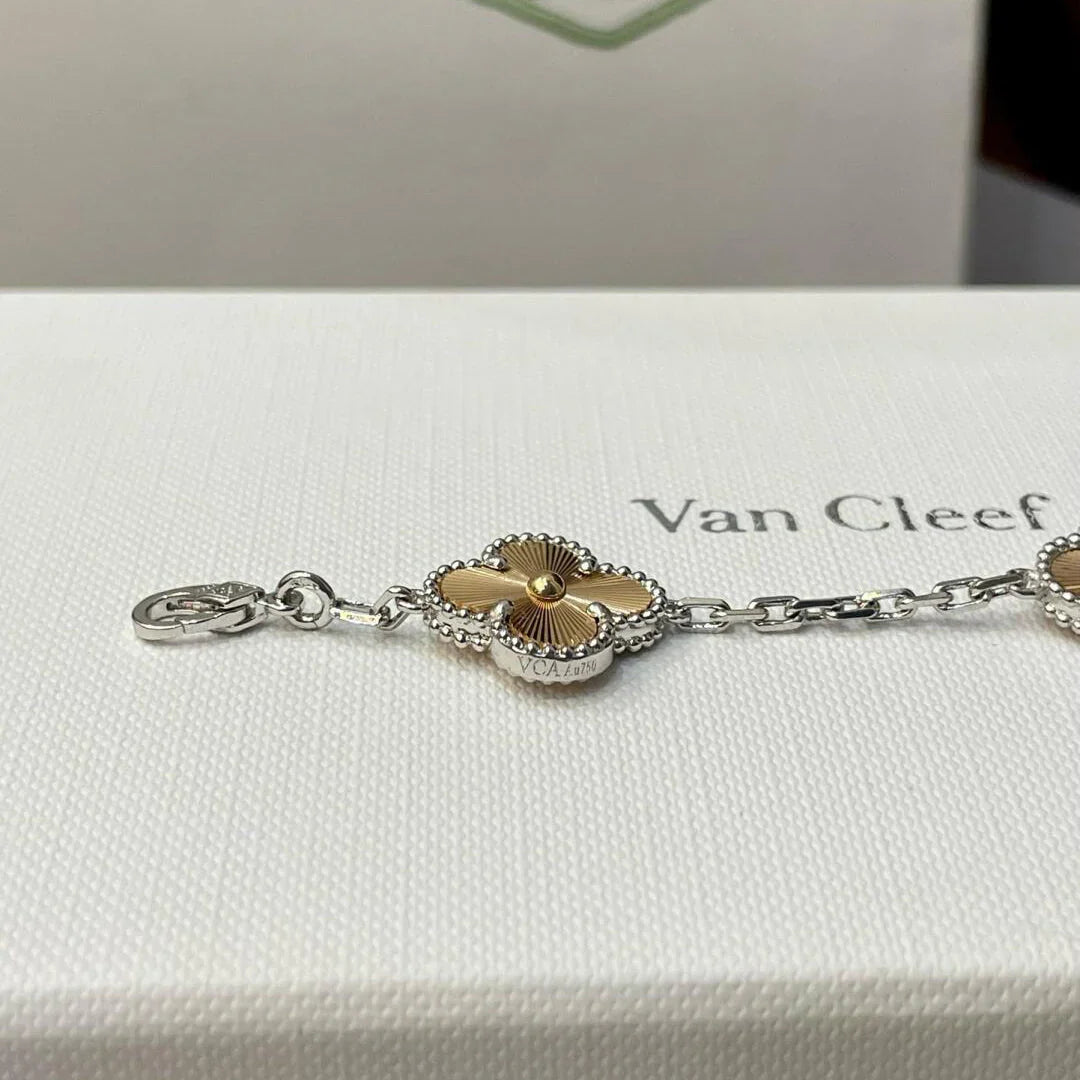 [Regalia jewelry]CLOVER 5 MOTIFS CHRISTMAS LIMITED EDITION BRACELET