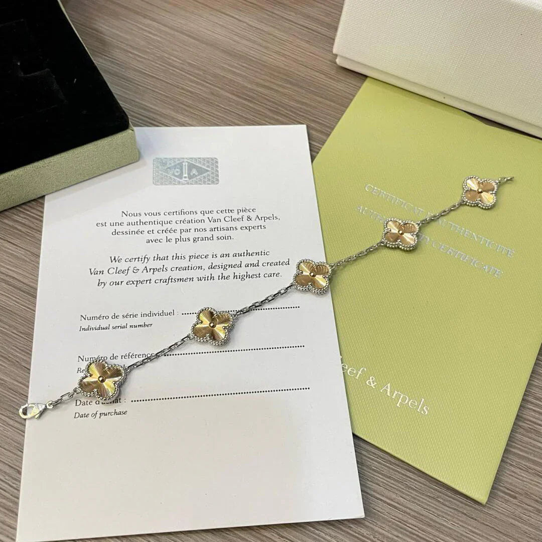 [Regalia jewelry]CLOVER 5 MOTIFS CHRISTMAS LIMITED EDITION BRACELET