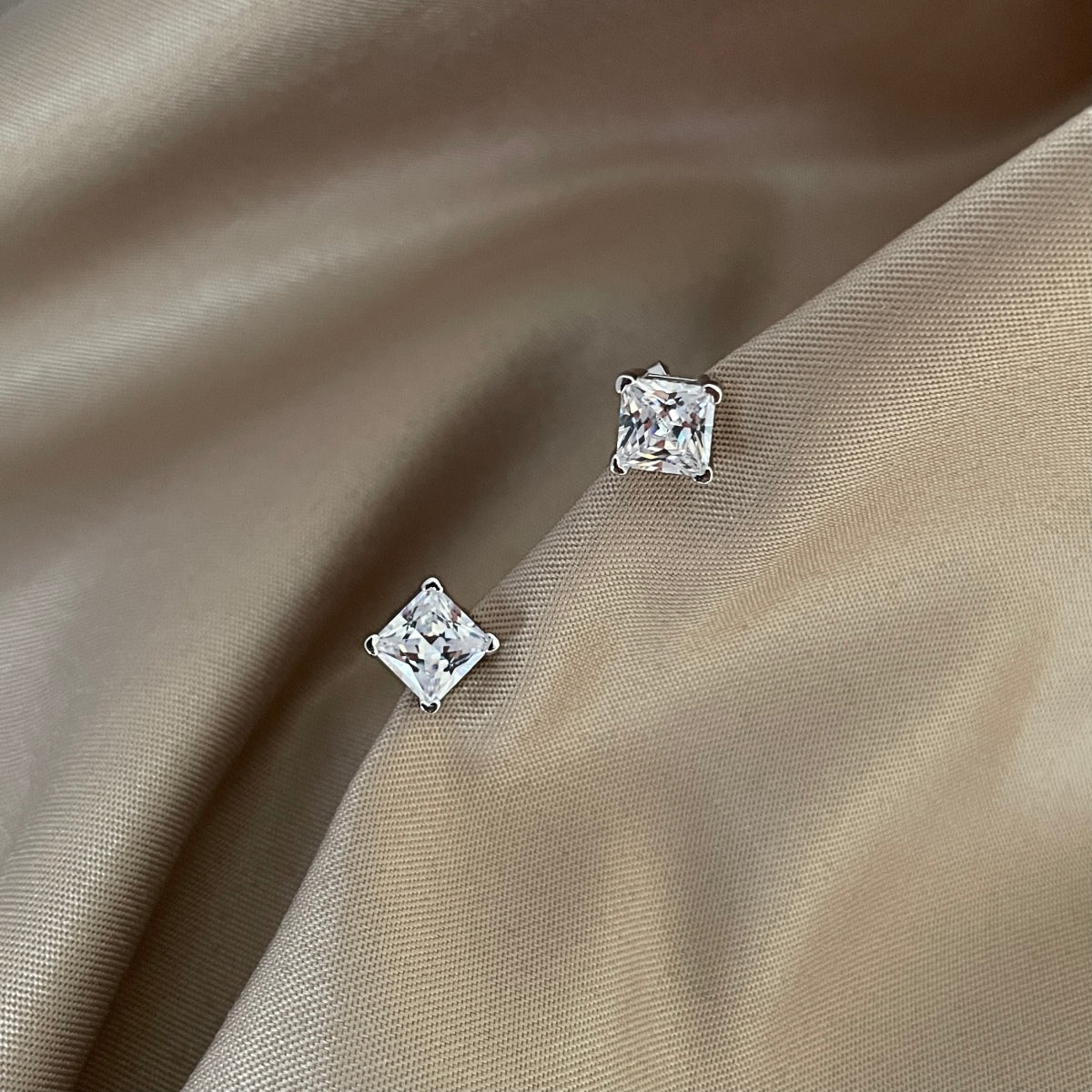 [Regalia jewelry]Delicate Square Shape Earrings
