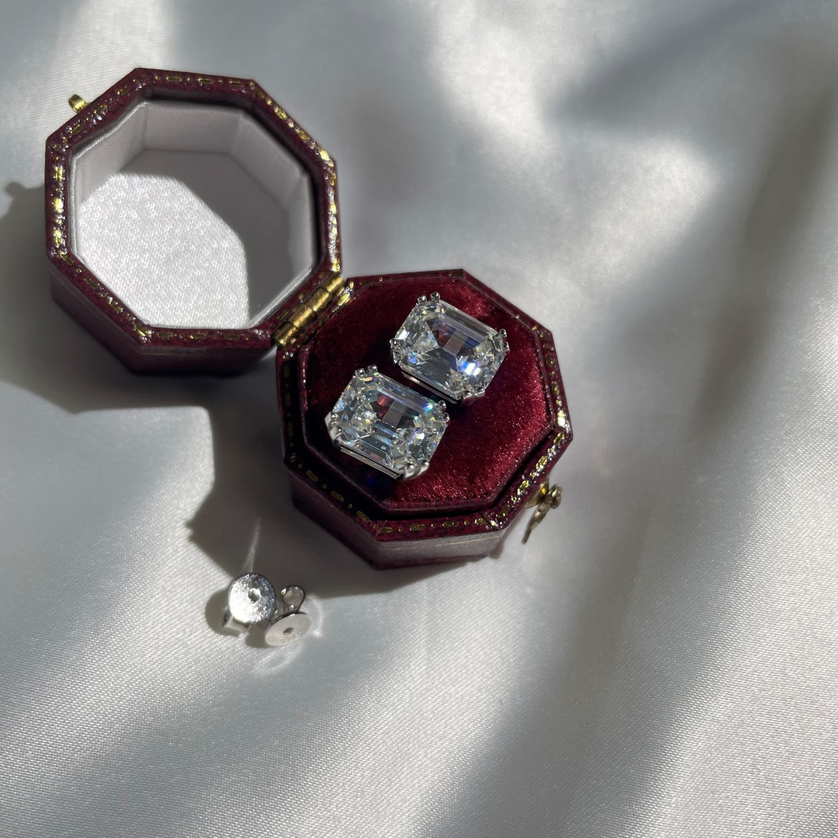[Regalia jewelry]Dazzling Square Shape Earrings