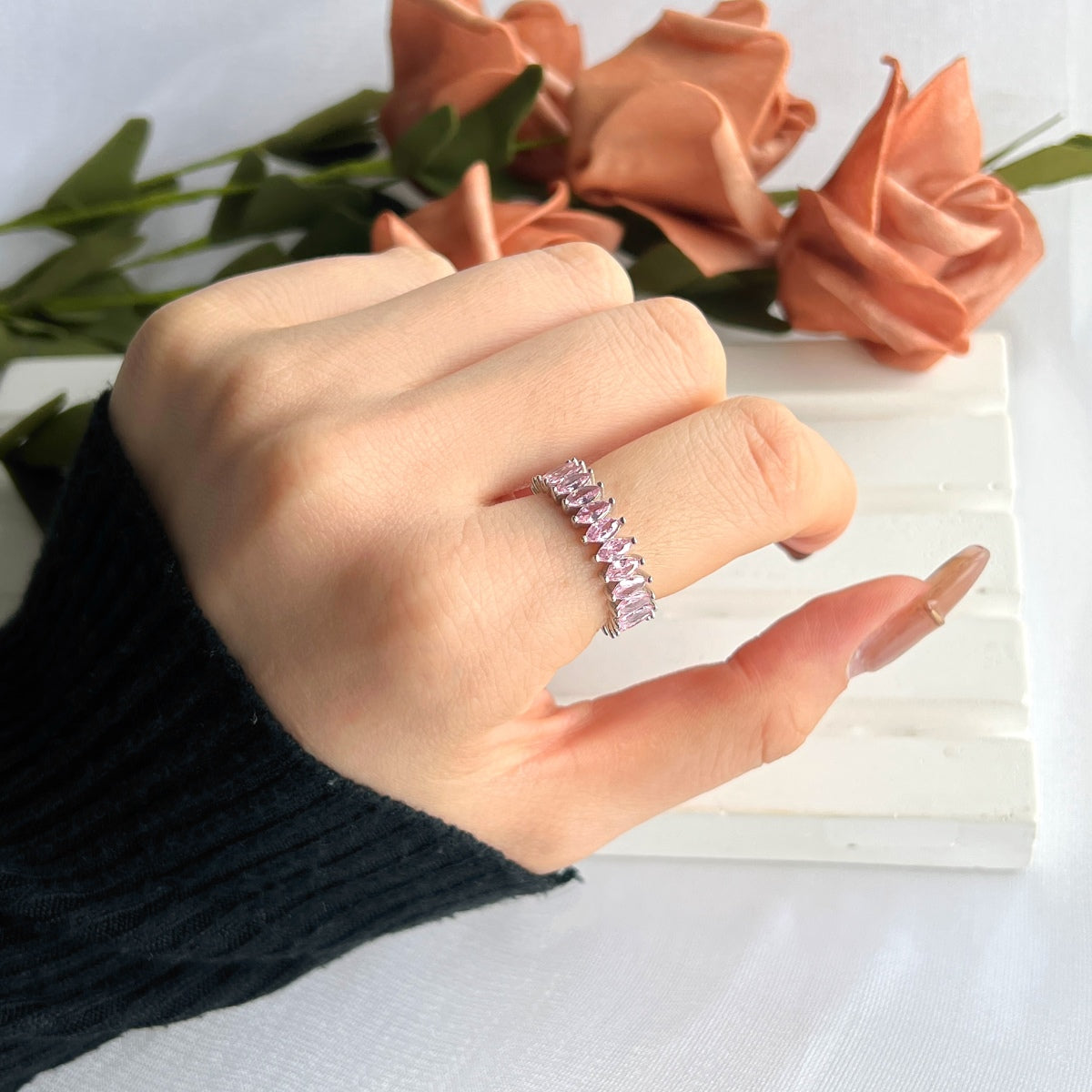 [Regalia jewelry]Gorgeous Marquise Cut Tennis Ring