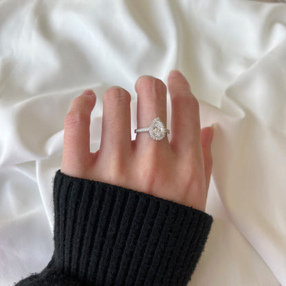 [Regalia jewelry]1.0 Carat Luxurious Resplendent Water Drop Shape Wedding Ring