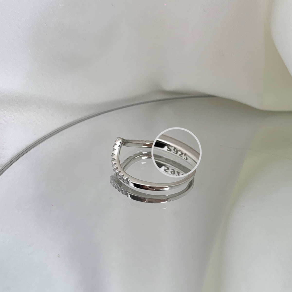 [Regalia jewelry]Elaborate Tennis Band Ring