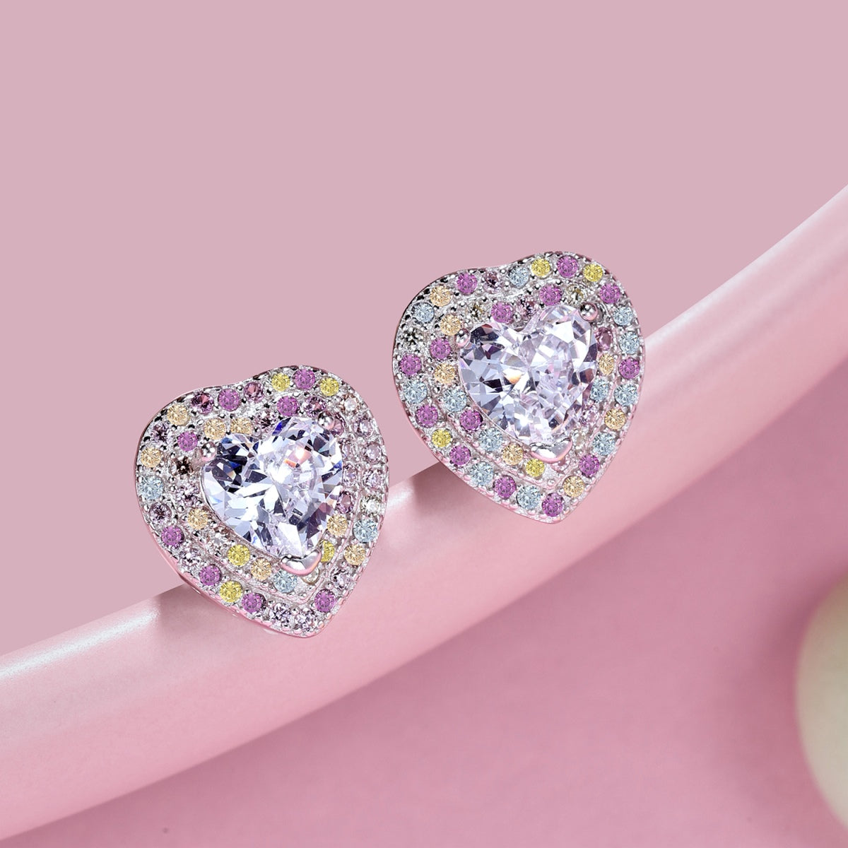 [Regalia jewelry]Dazzling Heart Shape Lover Earrings