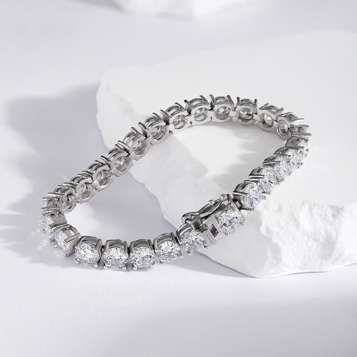 [Regalia jewelry]0.75 Carat Dazzling Round Cut Wedding Bracelet