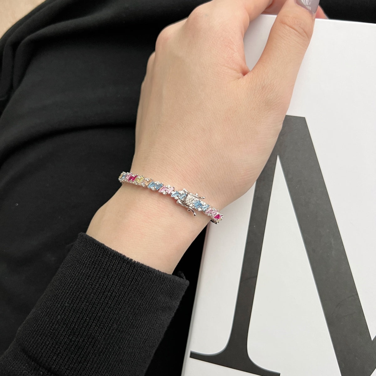 [Regalia jewelry]Ornate Sparkling Multi Cut Party Bracelet