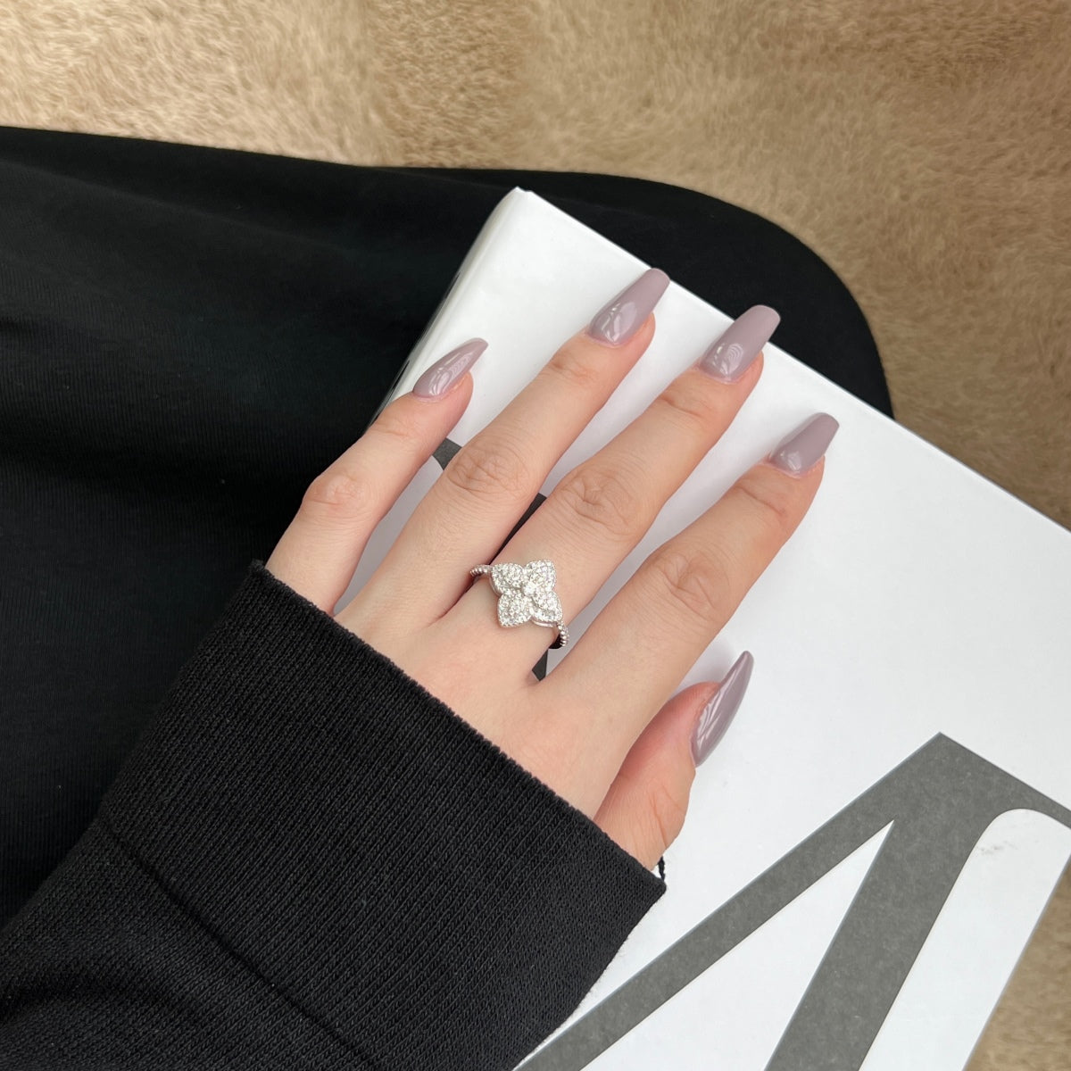 [Regalia jewelry]Luxurious Colorful Flower Shape Banquet Ring