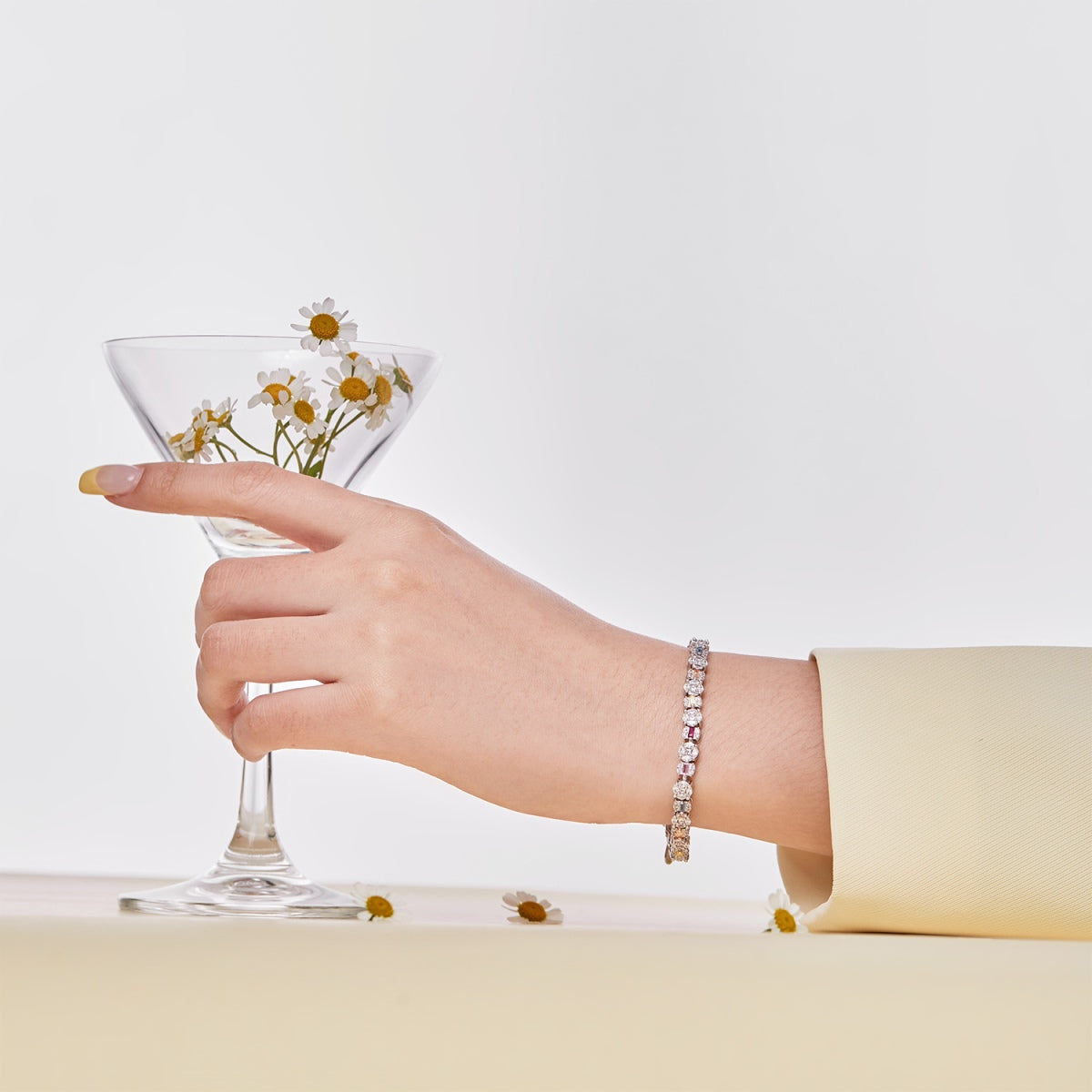 [Regalia jewelry]Dazzling Radiant Multi Cut Daily Bracelet