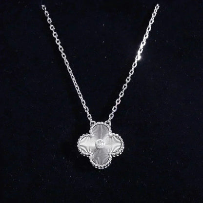 [Regalia jewelry]CLOVER  15MM DIAMOND LASER NECKLACE SILVER