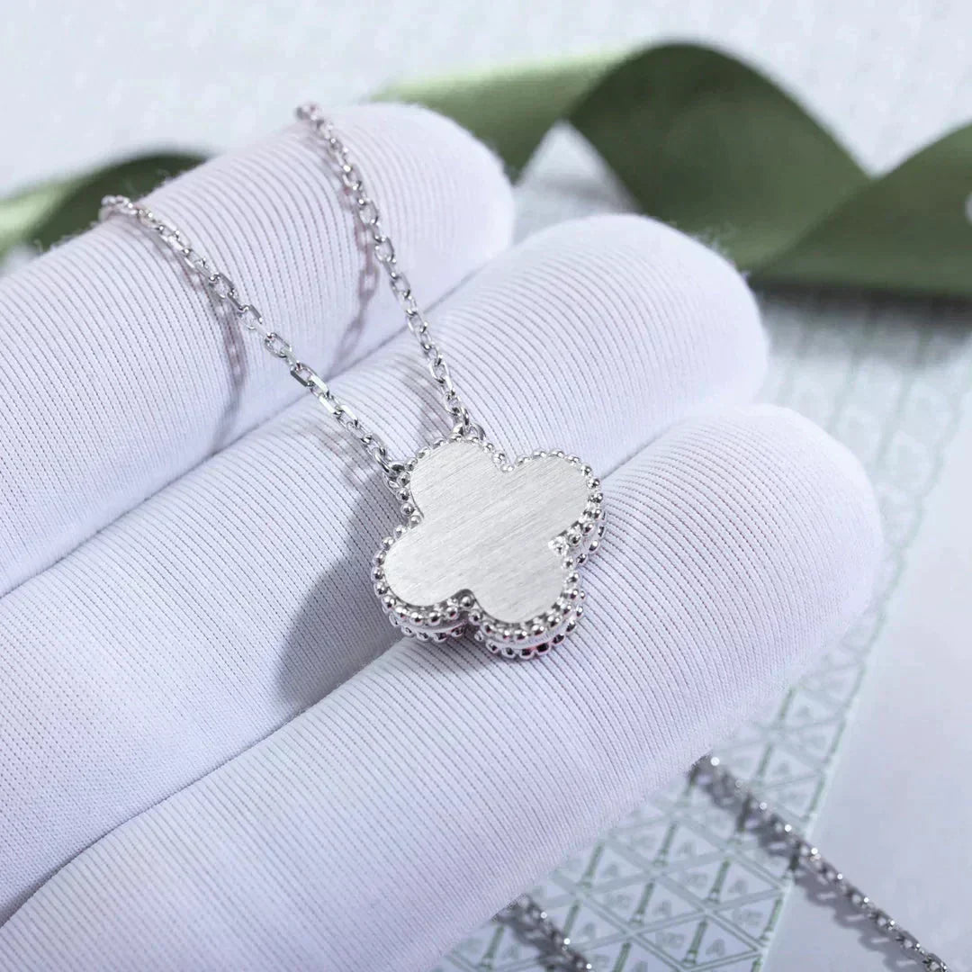 [Regalia jewelry]CLOVER  15MM DIAMOND LASER NECKLACE SILVER