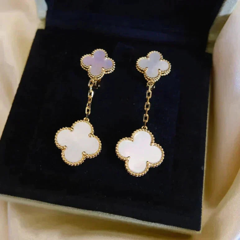 [Regalia jewelry]CLOVER 2 MOTIF WHITE MOP EARRINGS