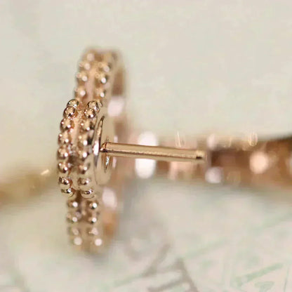 [Regalia jewelry]CLOVER MEDIUM 1 MOTIFS FUll DIAMOND EARRINGS