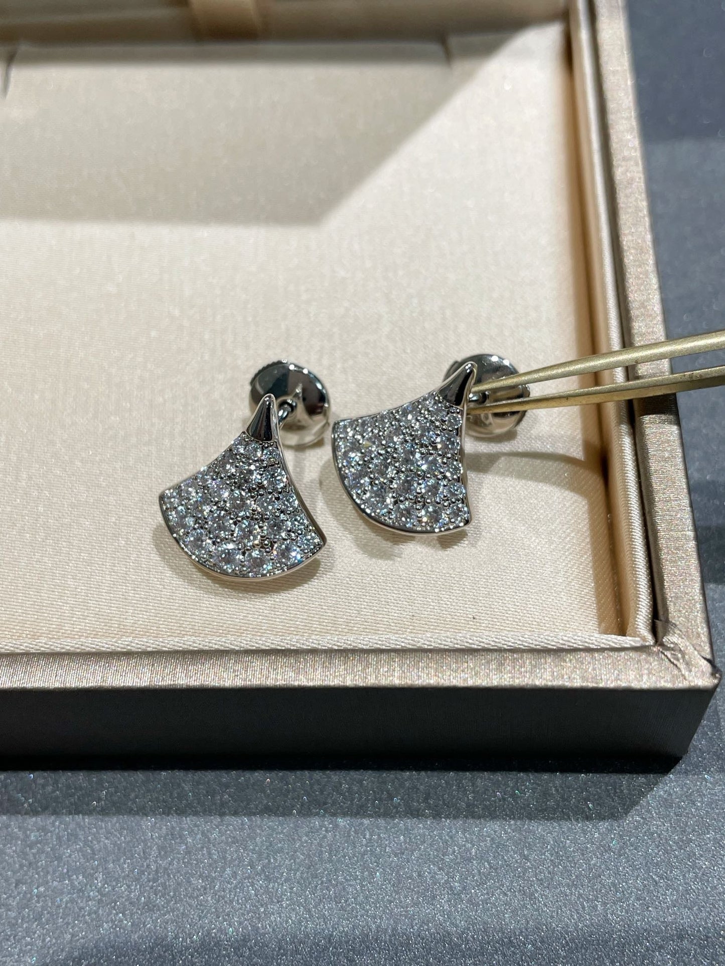 [Regalia jewelry]DREAM STUD EARRINGS DIAMOND