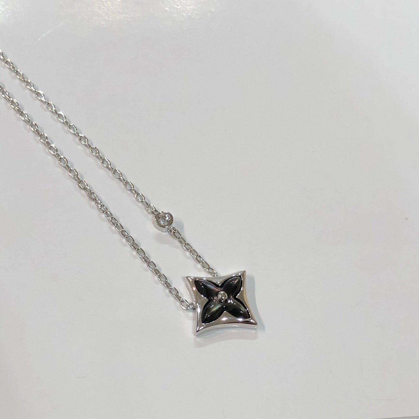 [Regalia jewelry]STAR BLACK MOP NECKLACE