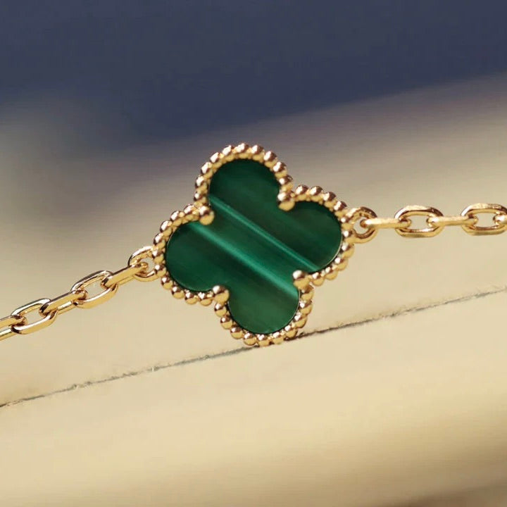 [Regalia jewelry]CLOVER 20 MOTIFS MALACHITE DIAMOND NECKLACE