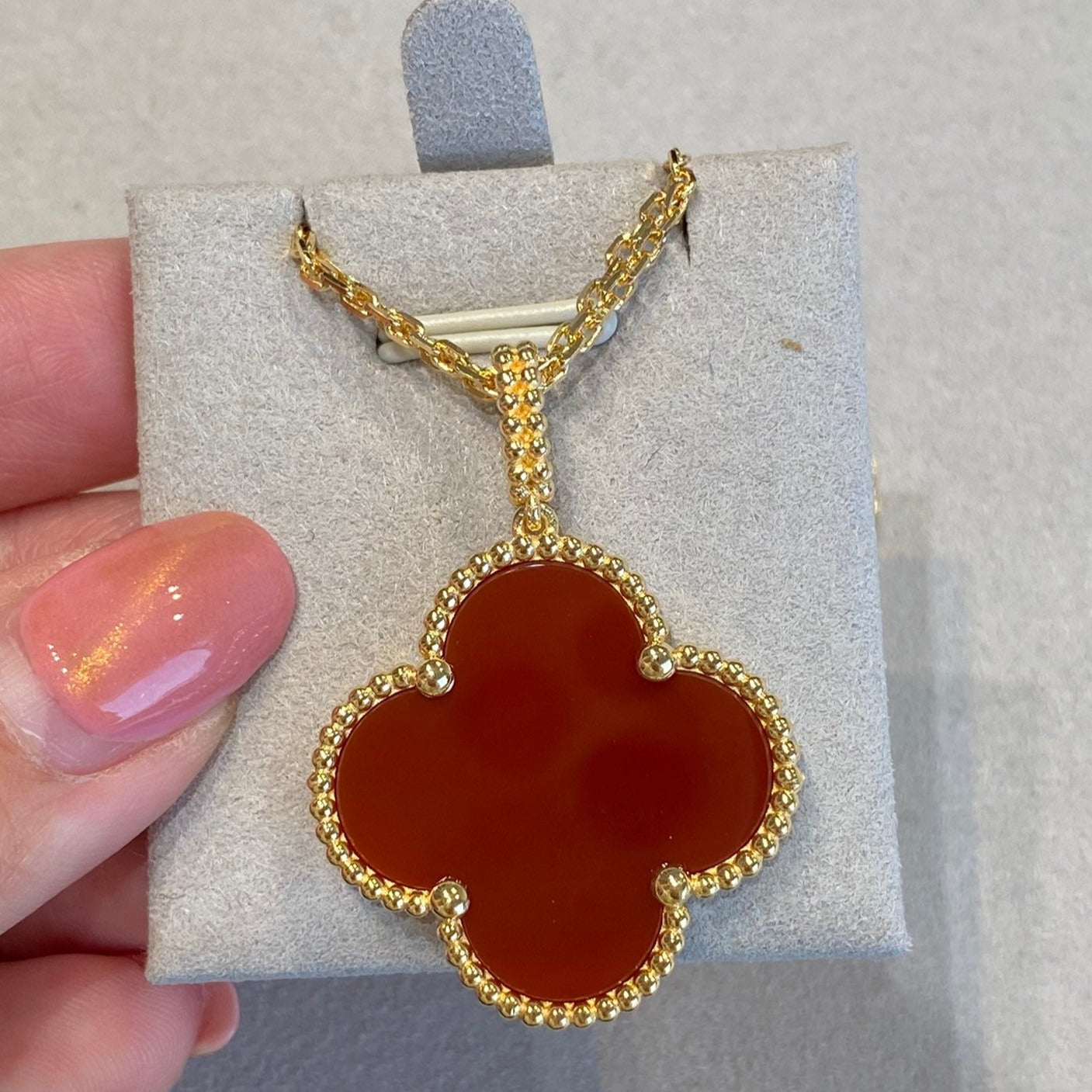 [Regalia jewelry]CLOVER 25MM NECKLACE GOLD CARNELIAN