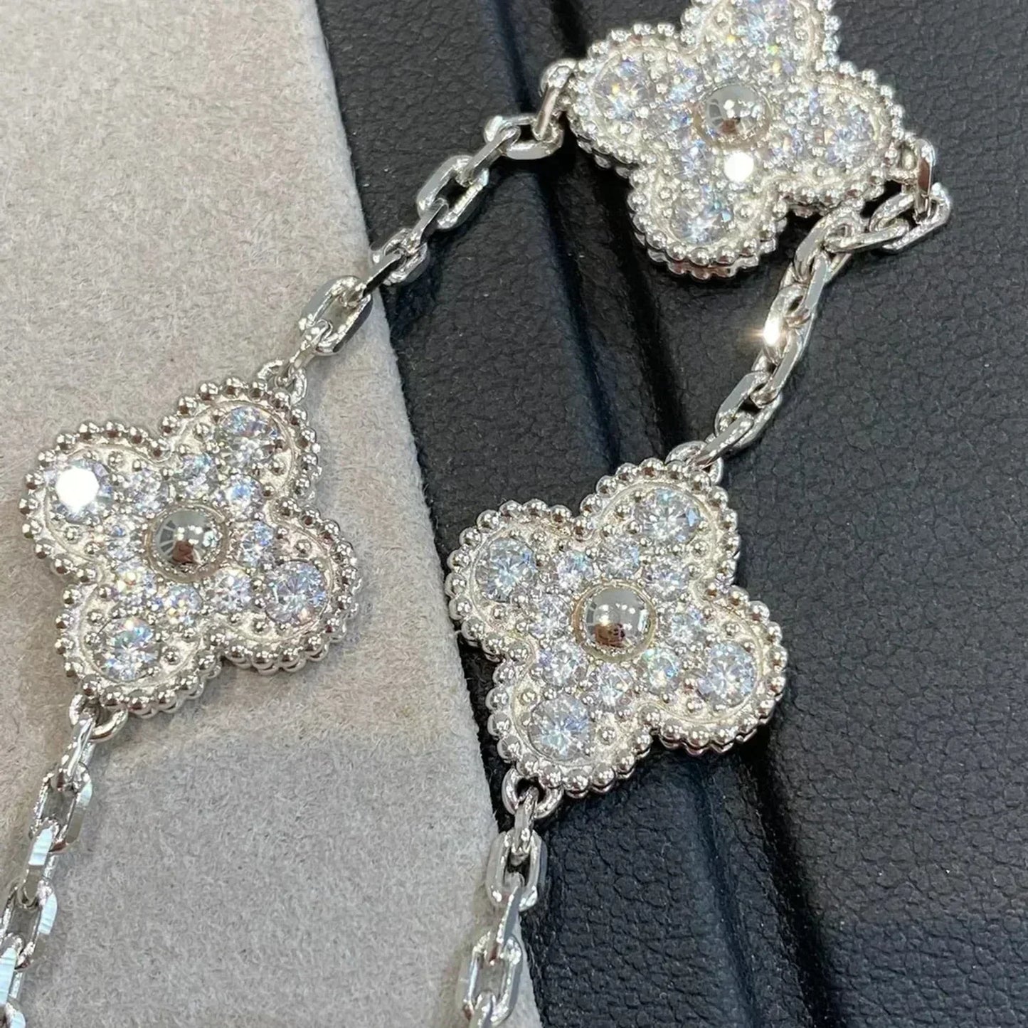 [Regalia jewelry]CLOVER 5 MOTIFS  DIAMOND BRACELET SILVER