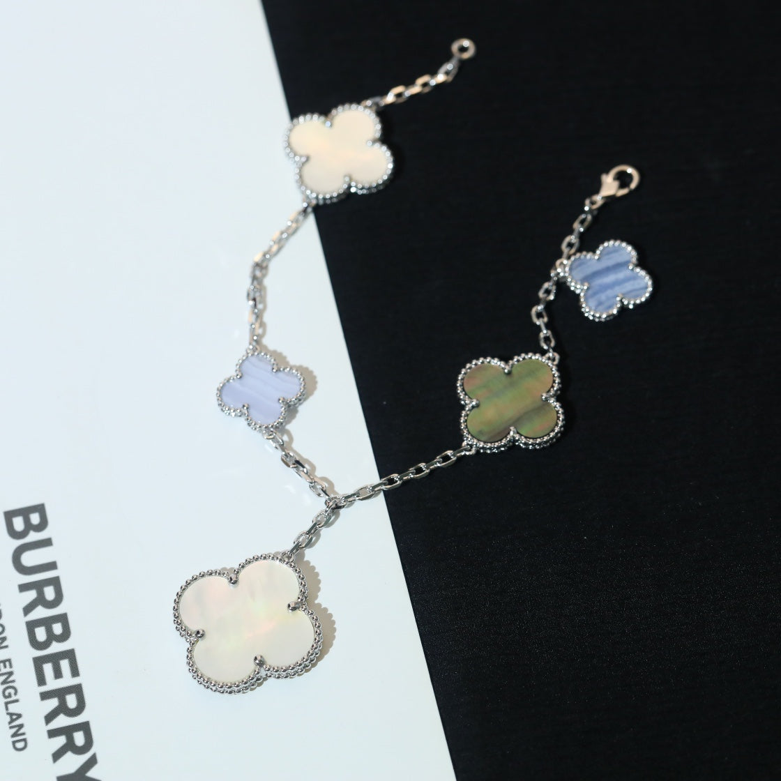 [Regalia jewelry]CLOVER BRACELET 5 MOTIFS MOP CHALCEDONY SILVER