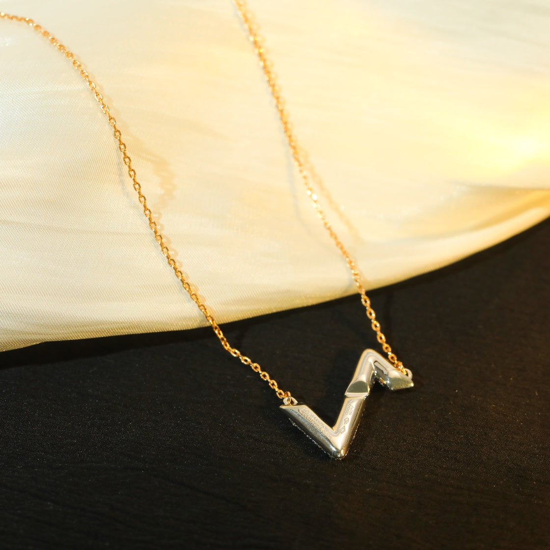 [Regalia jewelry]VOLT SILVER DIAMOND PEDANT NECKLACE