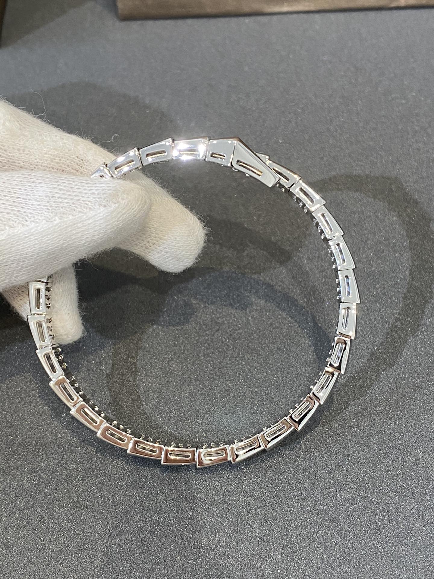 [Regalia jewelry]SERPENTI BRACELET DIAMONDS SILVER