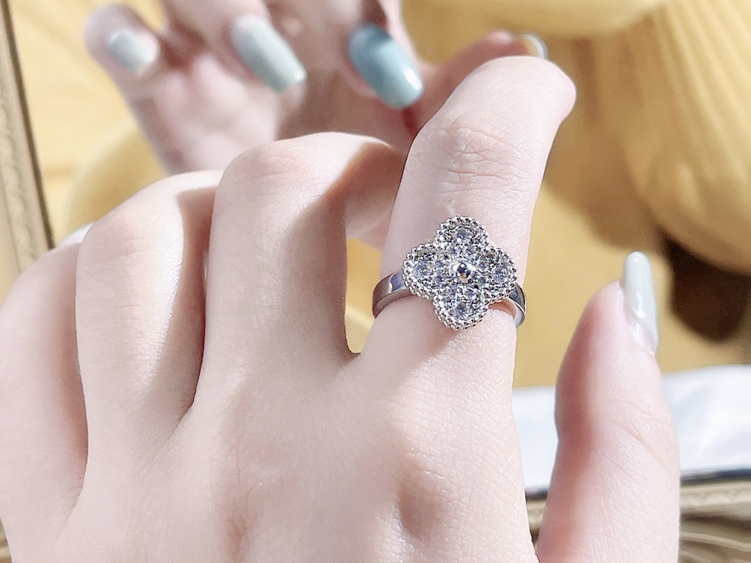 [Regalia jewelry]CLOVER DIAMOND RING