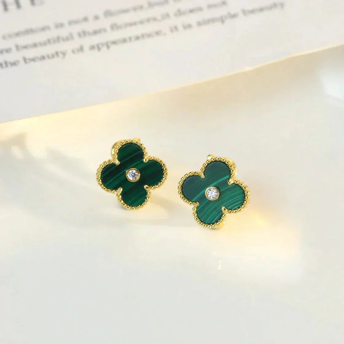[Regalia jewelry]CLOVER MEDIUM 1 MOTIFS MALACHITE DIAMOND EARRINGS