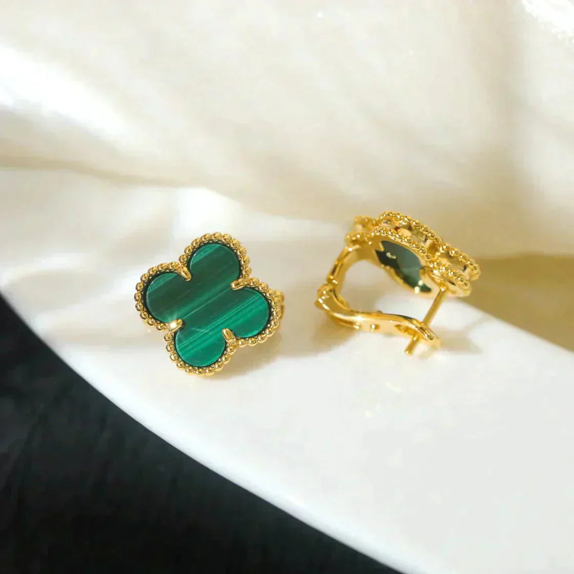[Regalia jewelry]CLOVER MEDIUM 1 MOTIFS MALACHITE  EARRINGS