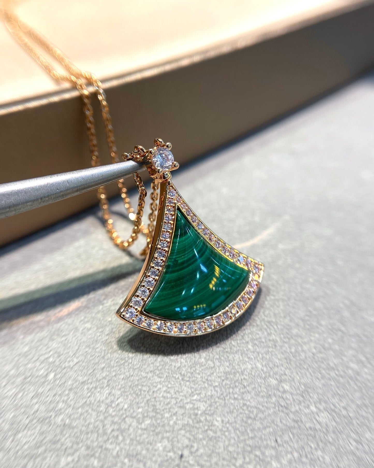 [Regalia jewelry]DREAM MALACHITE DIAMOND PAVED PINK GOLD NECKLACE