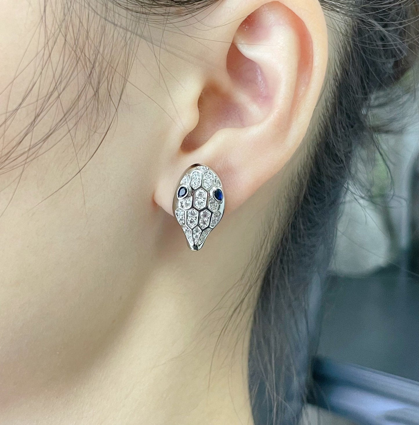 [Regalia jewelry]SERPENT DIAMOND STUD EARRINGS