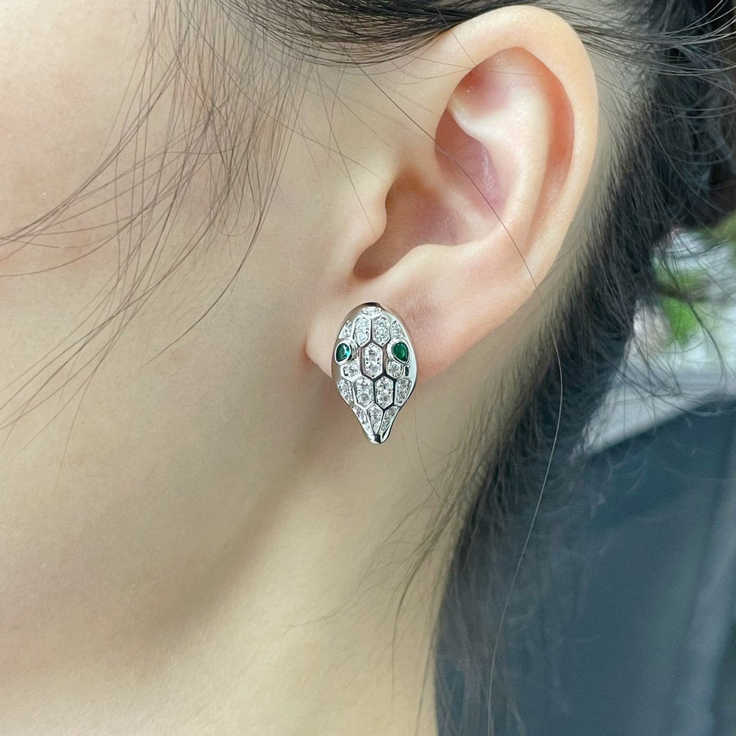 [Regalia jewelry]SERPENT DIAMOND STUD EARRINGS