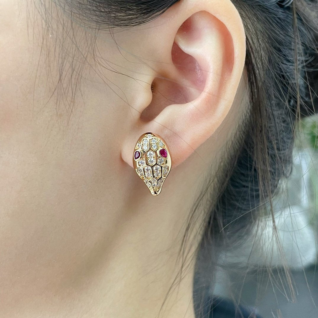 [Regalia jewelry]SERPENT DIAMOND STUD EARRINGS