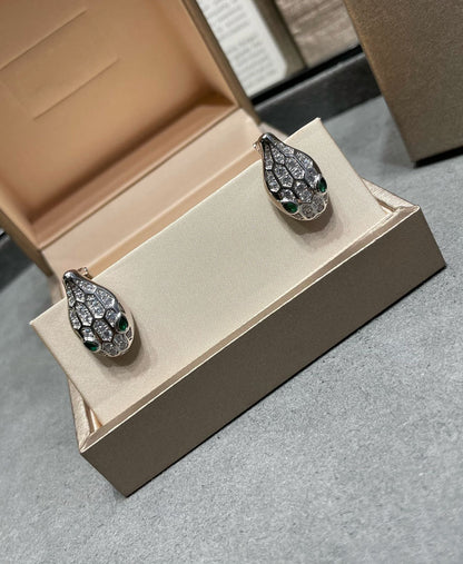 [Regalia jewelry]SERPENT DIAMOND STUD EARRINGS
