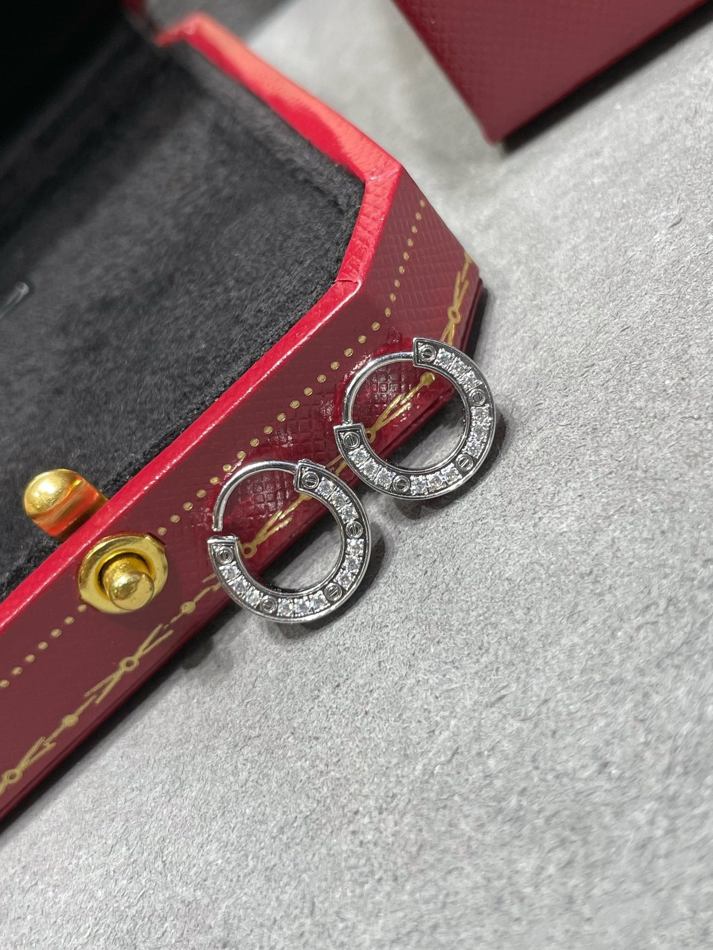 [Regalia jewelry]LOVE DIAMOND EARRINGS