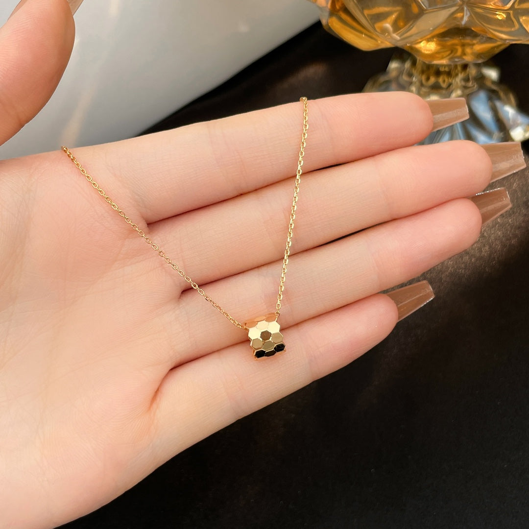 [Regalia jewelry]BEE MINI NECKLACE