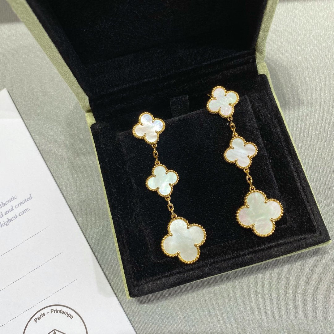 [Regalia jewelry]CLOVER MOP 3 MOTIFS GOLD EARRINGS