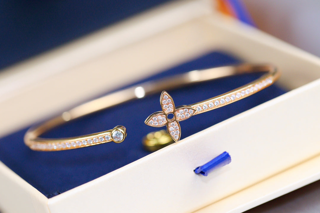 [Regalia jewelry]IDYLLE PINK GOLD OPEN BRACELET DIAMOND PAVED