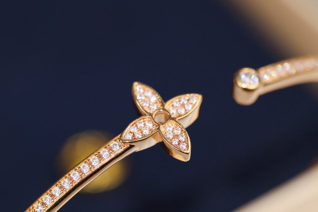 [Regalia jewelry]IDYLLE PINK GOLD OPEN BRACELET DIAMOND PAVED