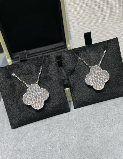 [Regalia jewelry]CLOVER 25MM LARGE PENDANT DIAMOND PAVED SILVER NECKLACE