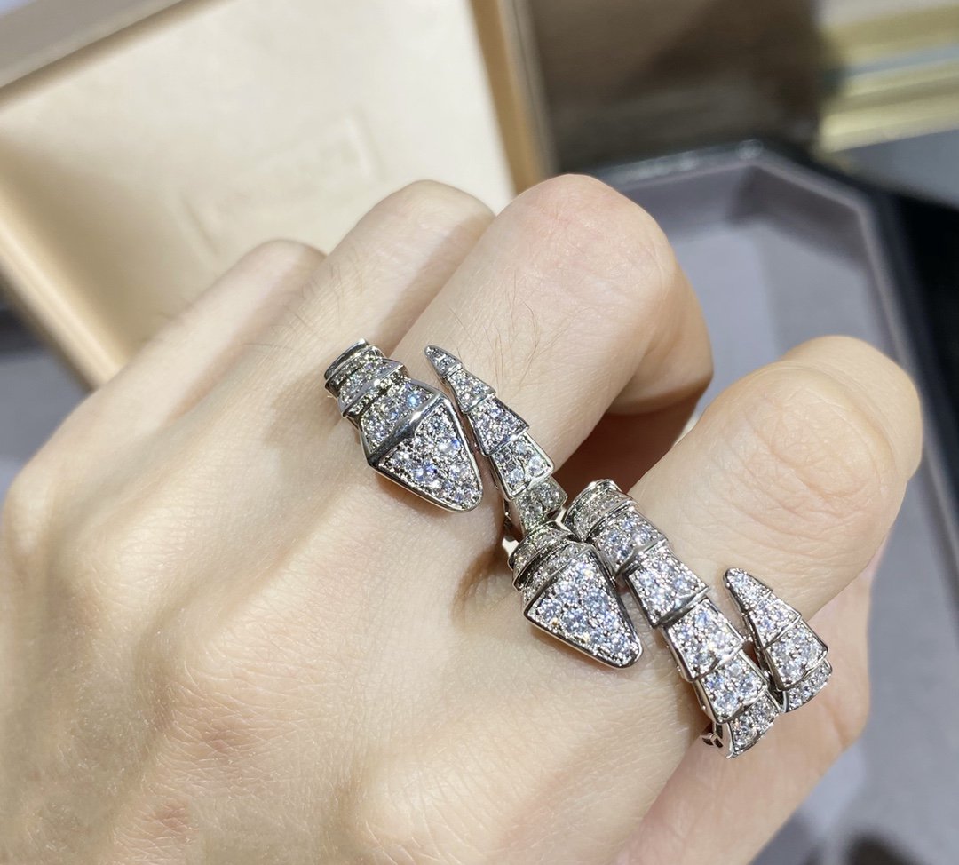 [Regalia jewelry]SERPENTI LARGE RING SILVER DIAMOND PAVED
