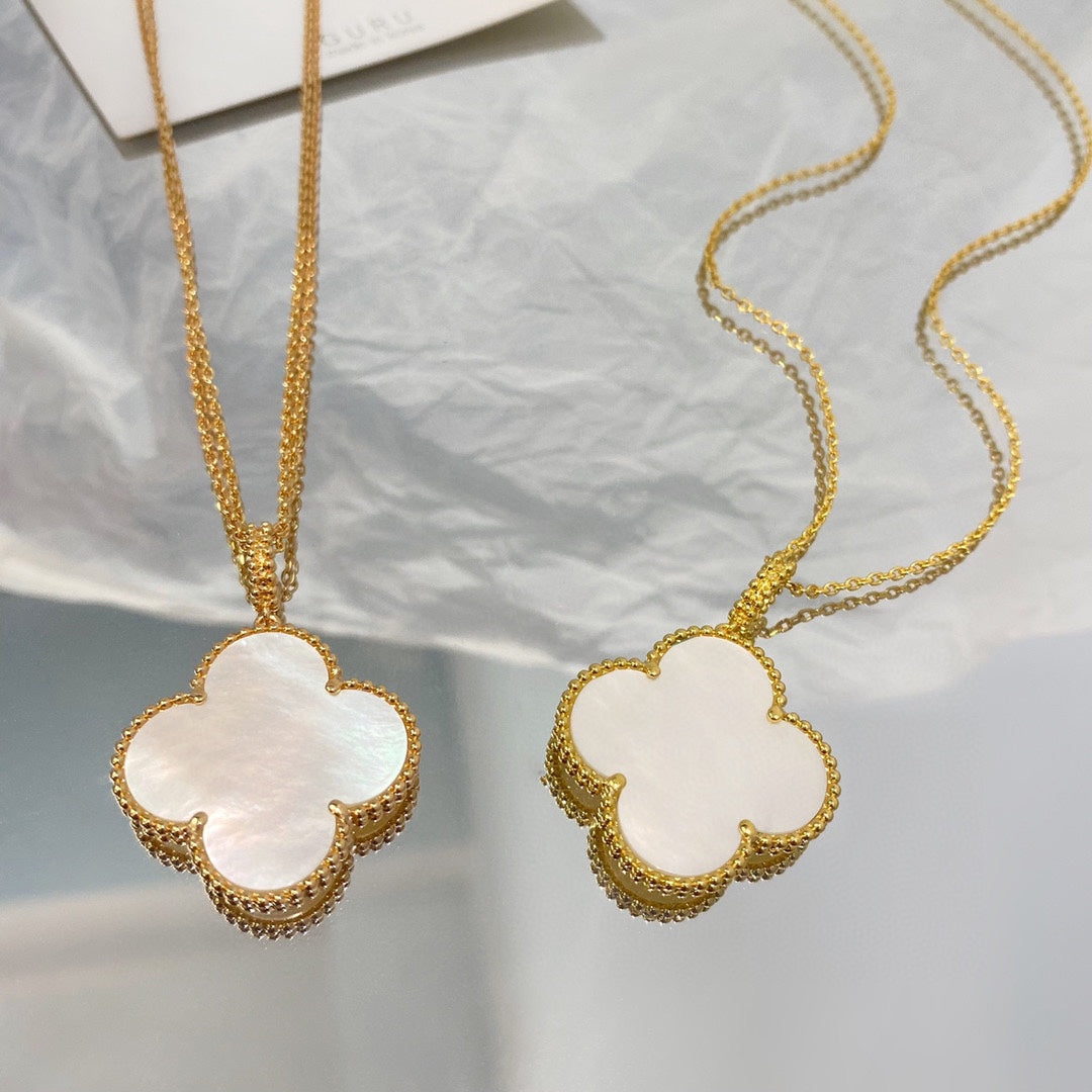 [Regalia jewelry]CLOVER 25MM MOP LARGE PENDANT NECKLACE