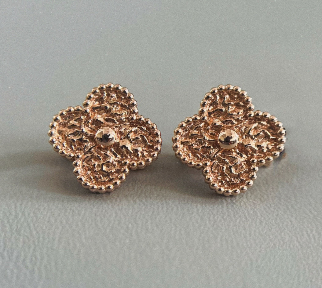 [Regalia jewelry]CLOVER MEDIUM 1 MOTIFS LAVA EARRINGS