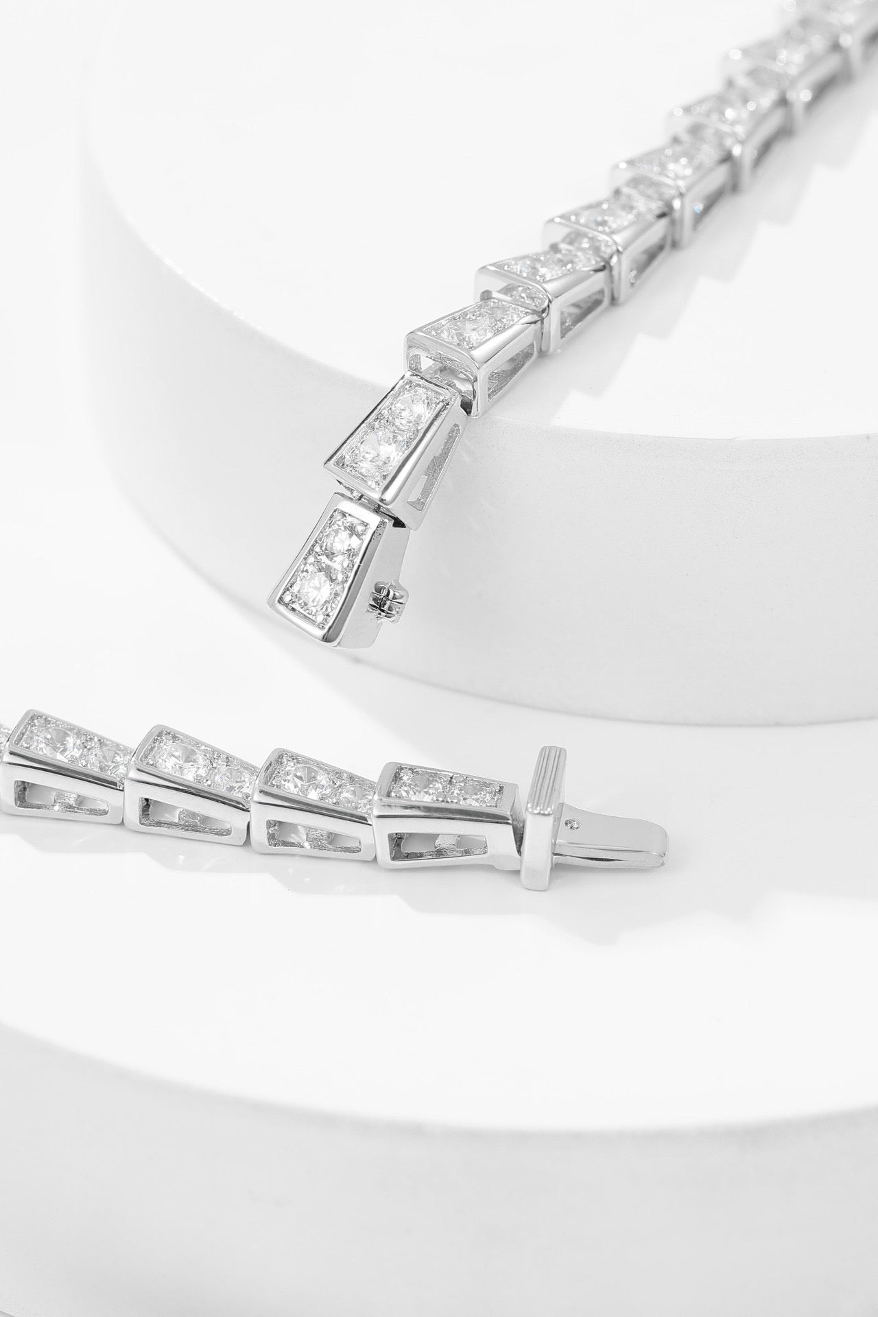 [Regalia jewelry]SERPENTI NECKLACE SILVER DIAMOND