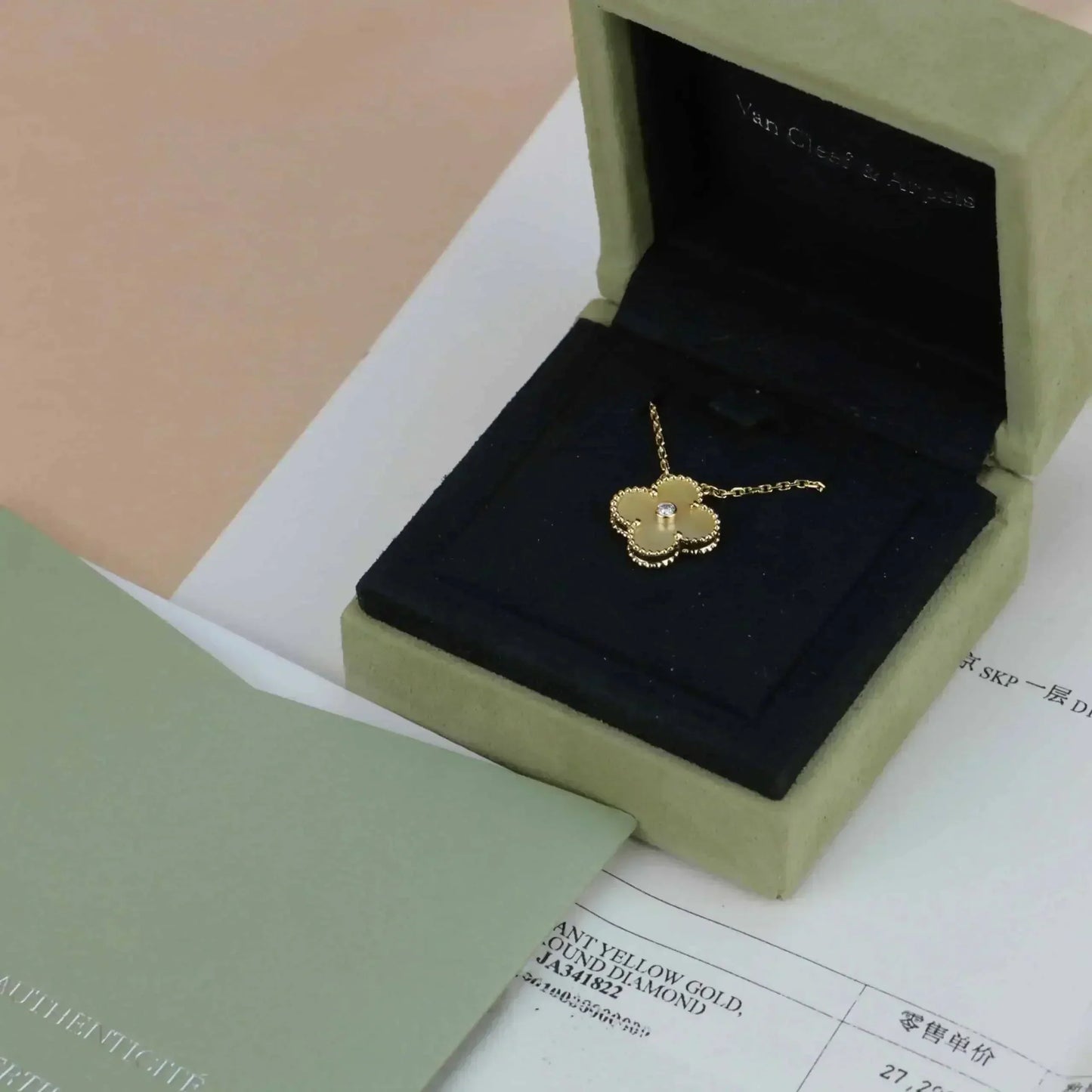 [Regalia jewelry]CLOVER 15MM DIAMOND GOLD MOTHER OF PEARL NECKLACE