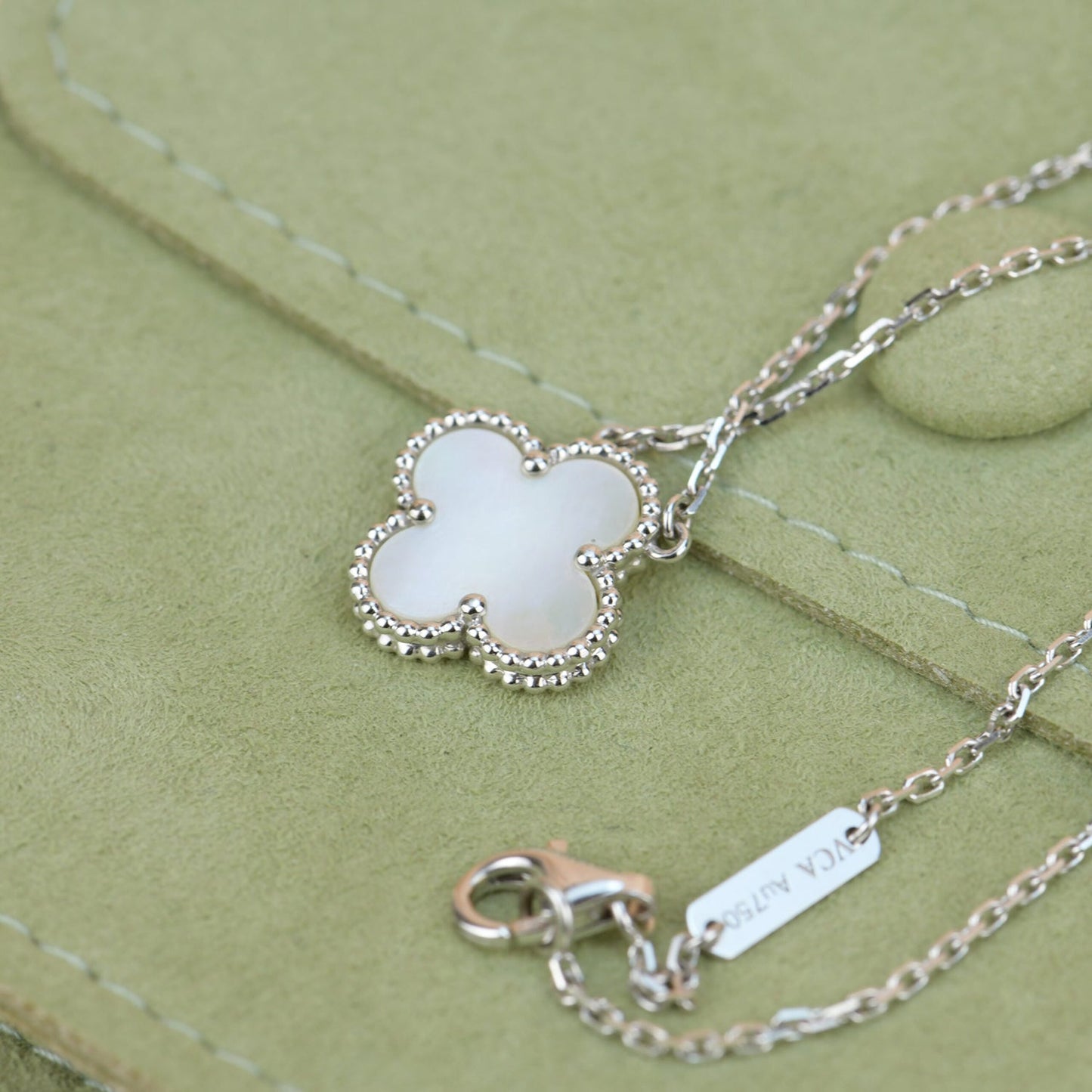 [Regalia jewelry]CLOVER  15MM WHITE MOTHER-OF-PEARL SILVER