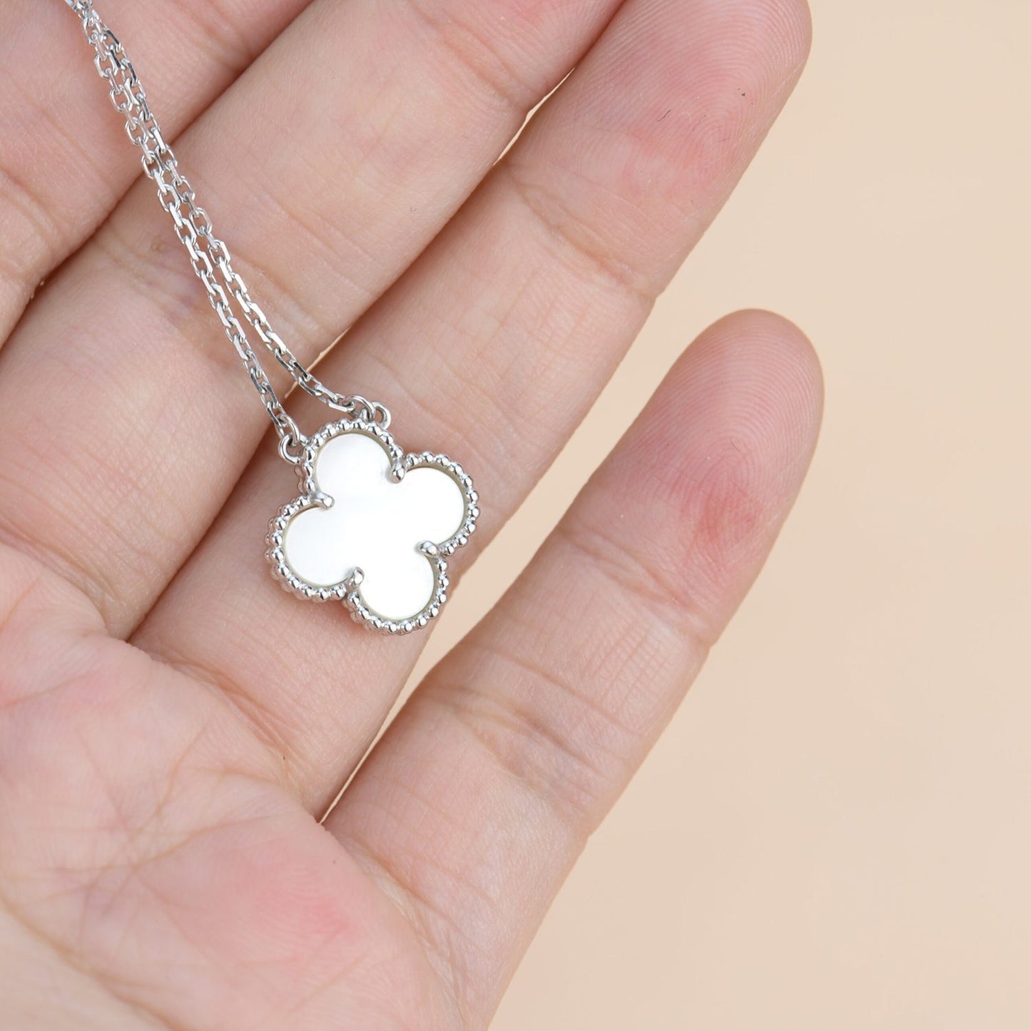 [Regalia jewelry]CLOVER  15MM WHITE MOTHER-OF-PEARL SILVER