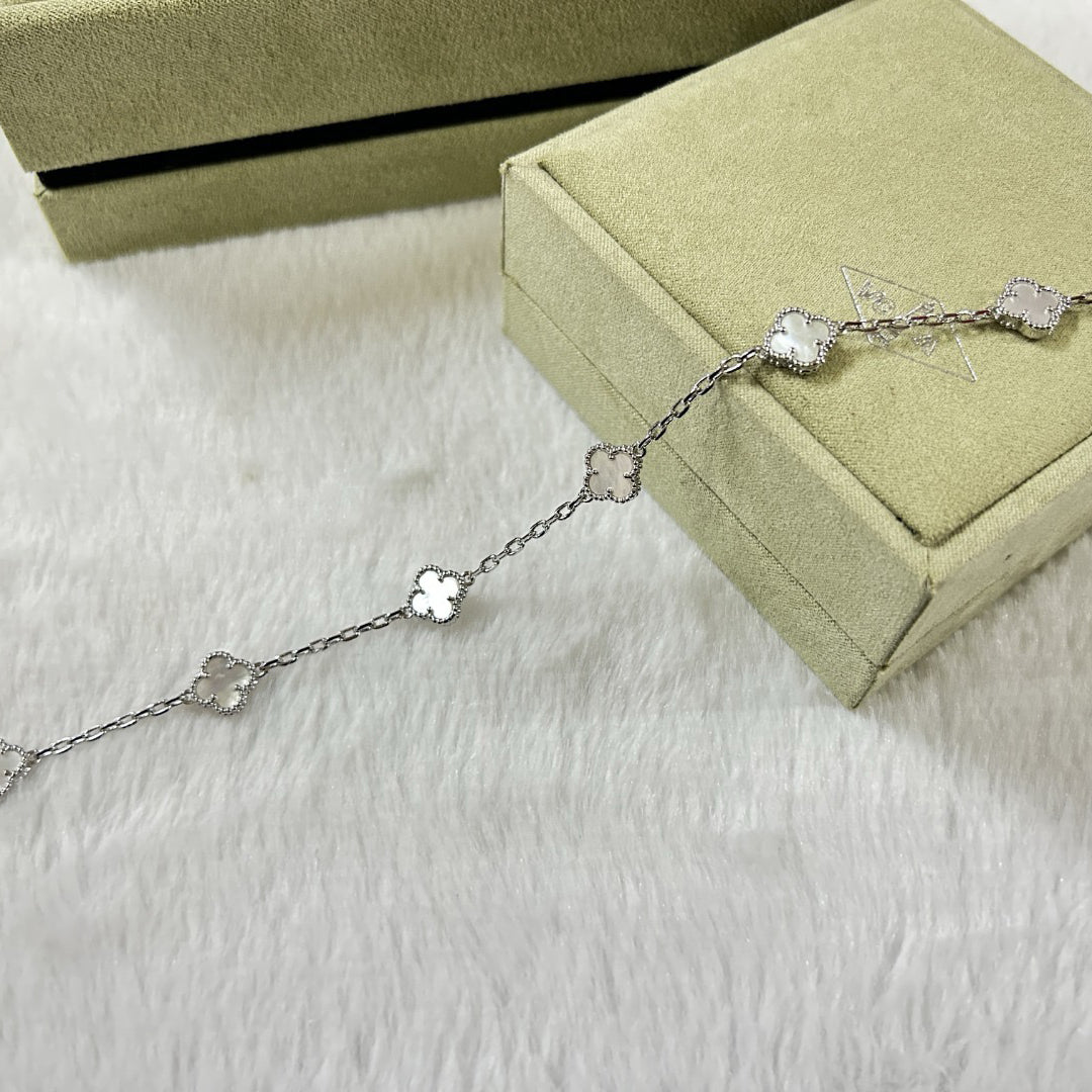[Regalia jewelry]CLOVER 6 MOTIF WHITE MOP BRACELET