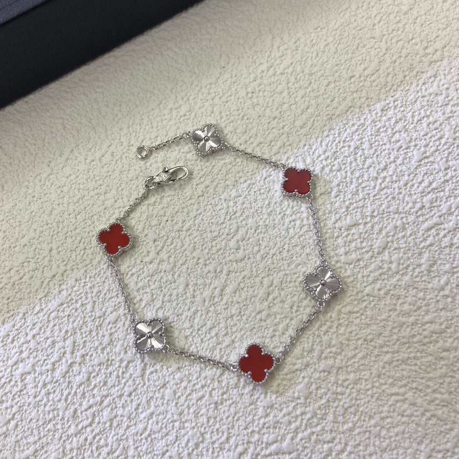 [Regalia jewelry]CLOVER 6 MOTIF RED AGATE LASER BRACELET