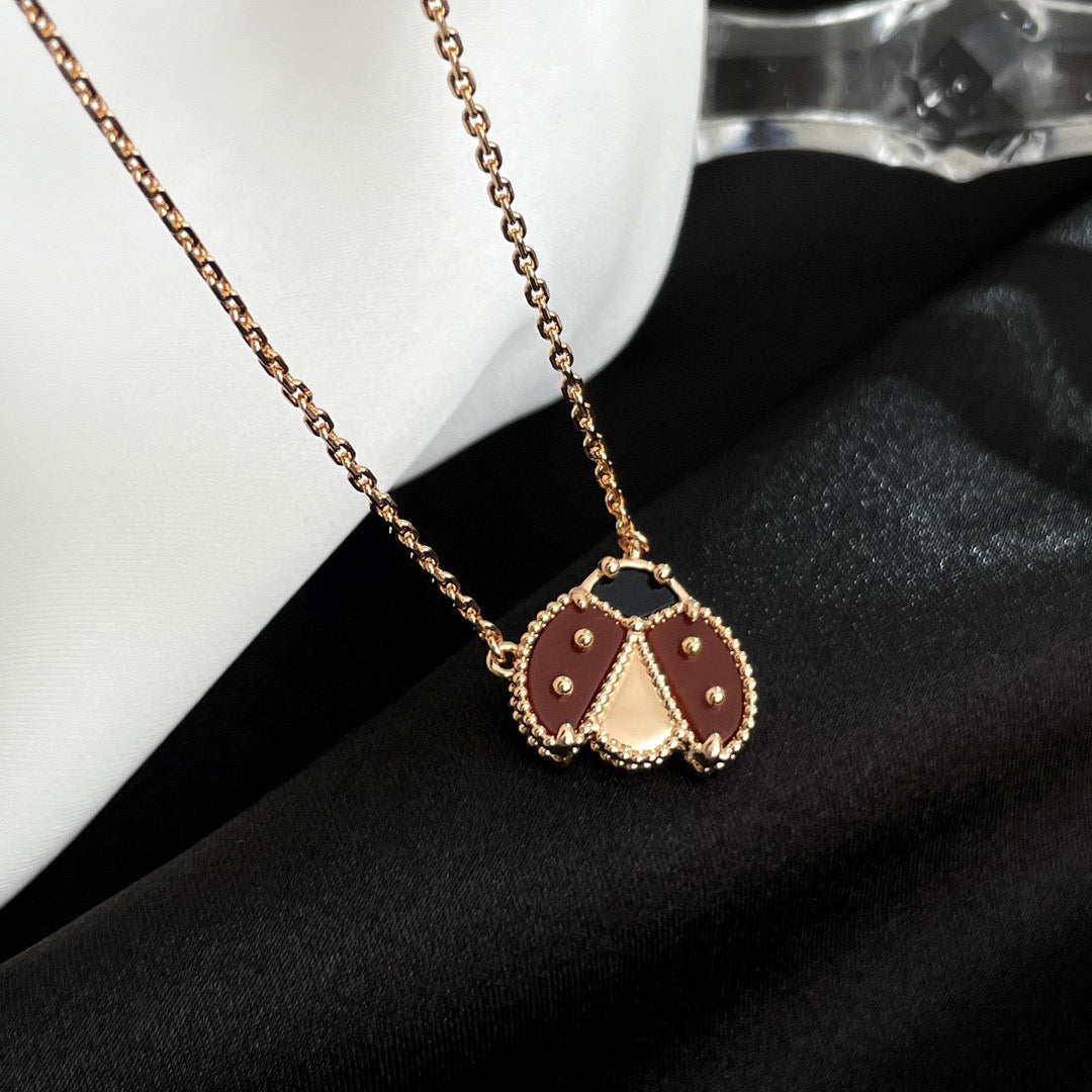 [Regalia jewelry]LUCKY  CARNELIANS LADYBUG NECKLACE
