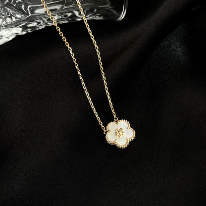 [Regalia jewelry]LUCKY  WHITE MOP  PLUM BLOSSOM NECKLACE