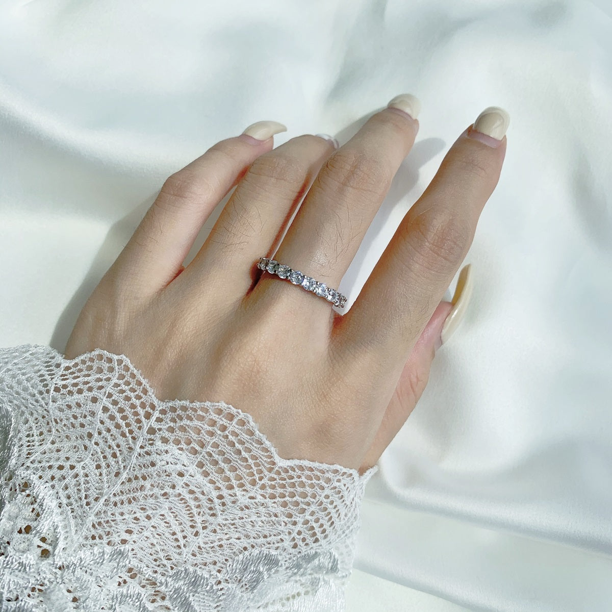 [Regalia jewelry]Sparkling Round Cut Tennis Ring